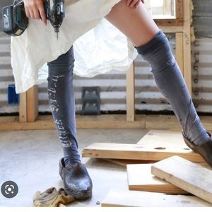 Magnolia pearl Black Sabbath stockings nvr worn***RARE***